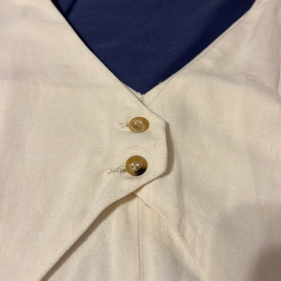 White linen dress with pockets and attached belt - Picture 10 of 10